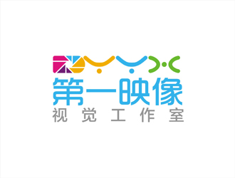 周都響的logo設計